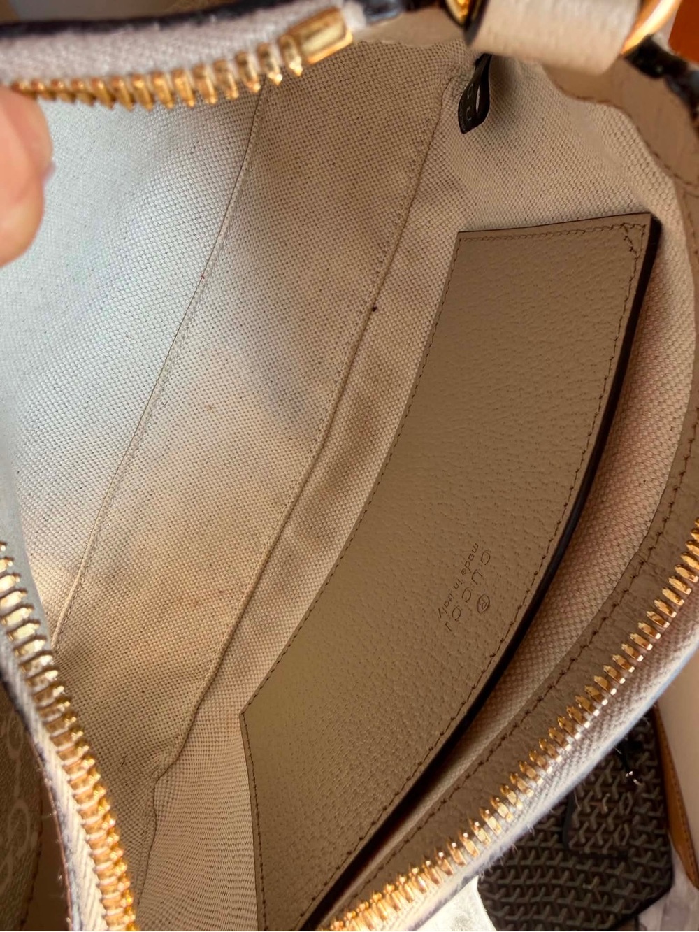 Gucci Beige GG Supreme Shoulder Bag with Gold Hardware - Picture 16 of 16